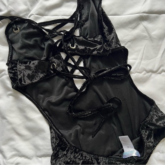 Black Bodysuit Lace up - Picture 2 of 3